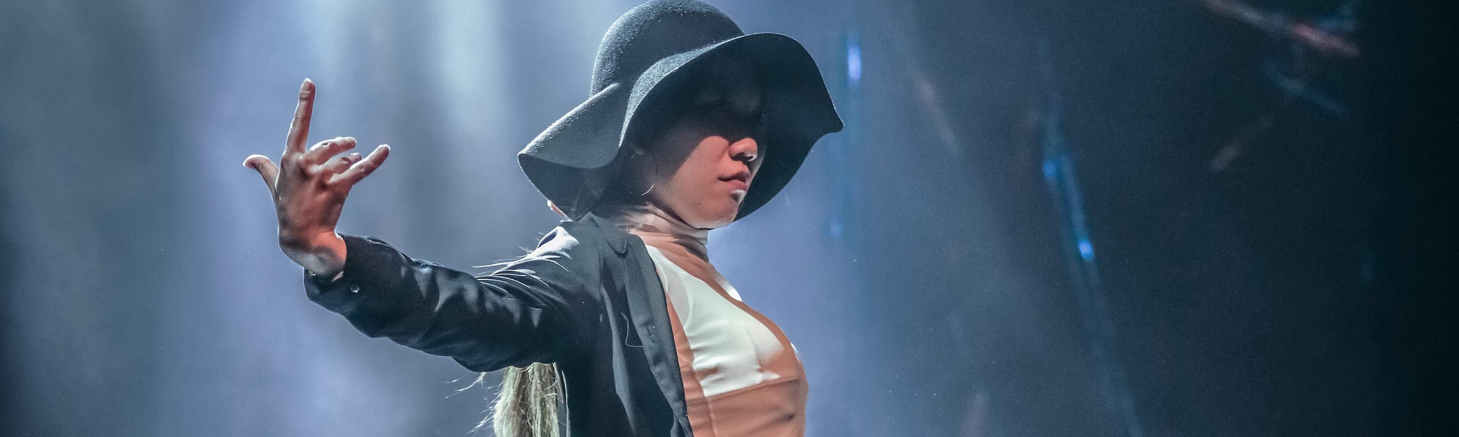 Pengajar tarian K Pop profesional