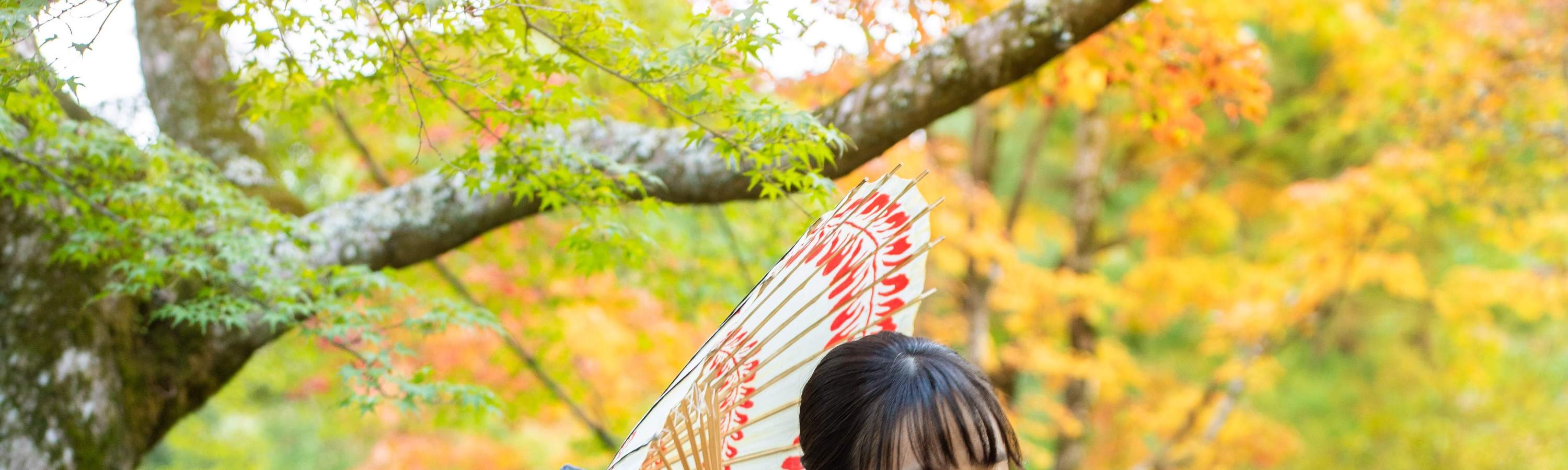 Pilihan terbaik. Kimono modern dari bahan poliester. Harga 4500 Yen + pajak (Harga asli 5500 Yen)