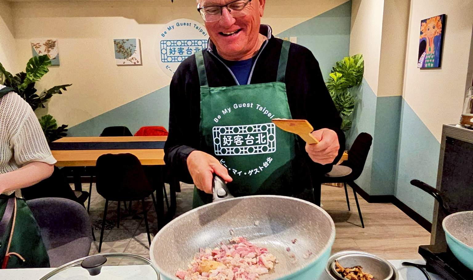 Clase de cocina de fideos de ternera, Lu Rou Fan, panqueques de cebolleta en Taipéi