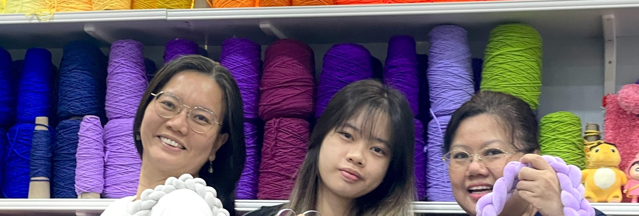 Taller de bolso de terciopelo tejido a mano en Singapur