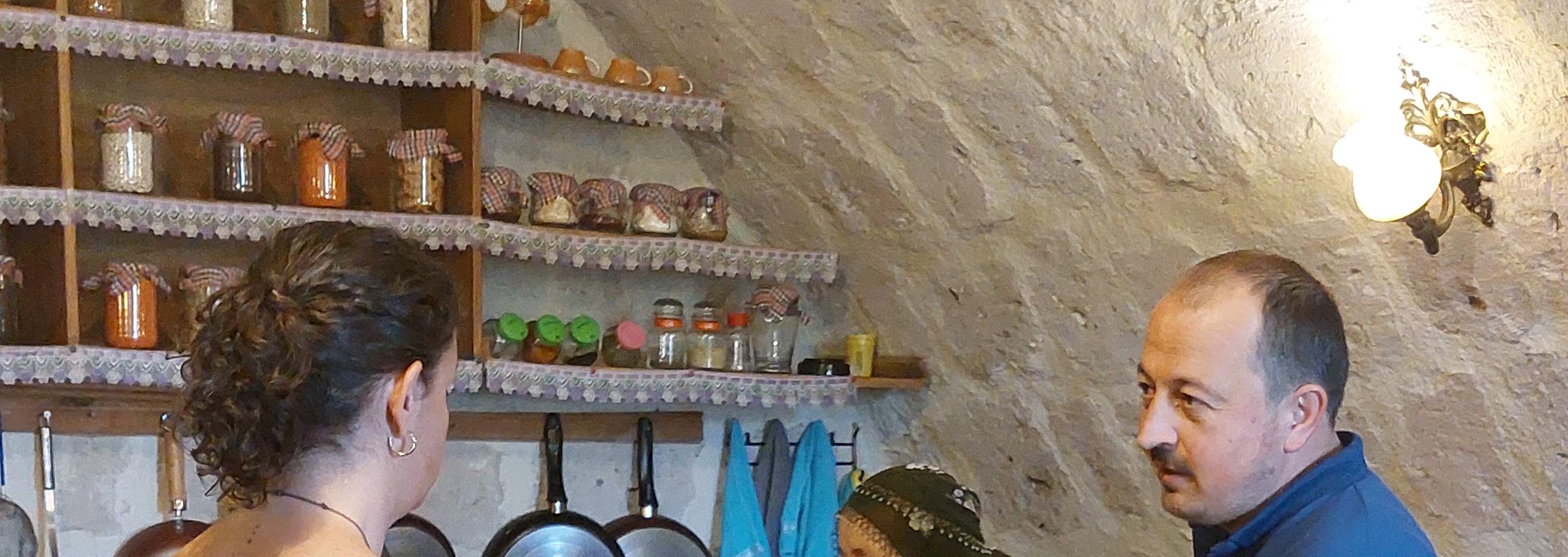 ชั้นเรียนทำอาหารในคัปปาโดเกียยามเย็นกับคนท้องถิ่น