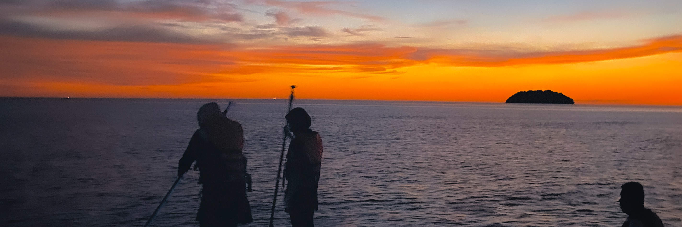 Night Glow Stand Up Paddle Experience in Kota Kinabalu Klook