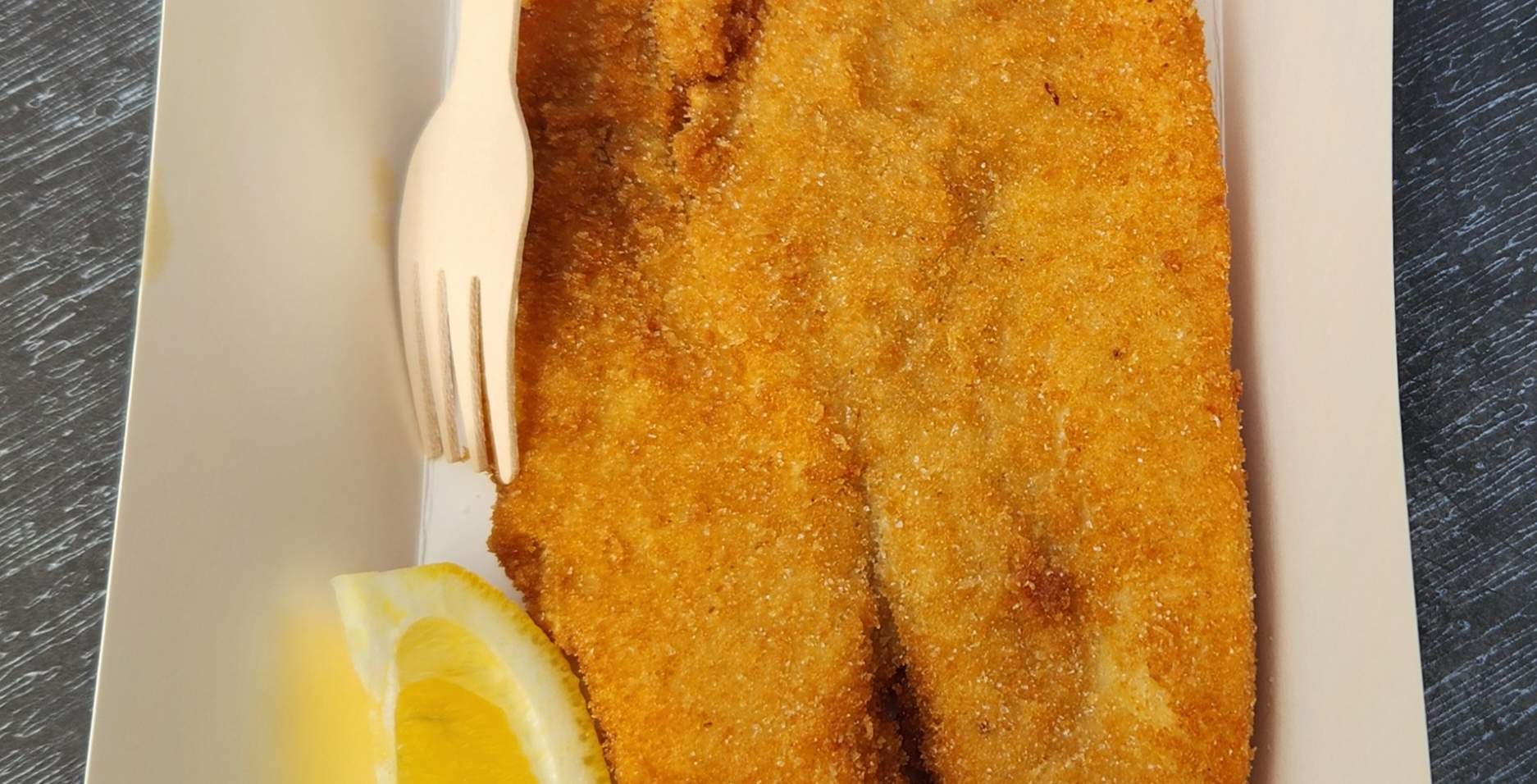 地元産の美味しい魚を味わう