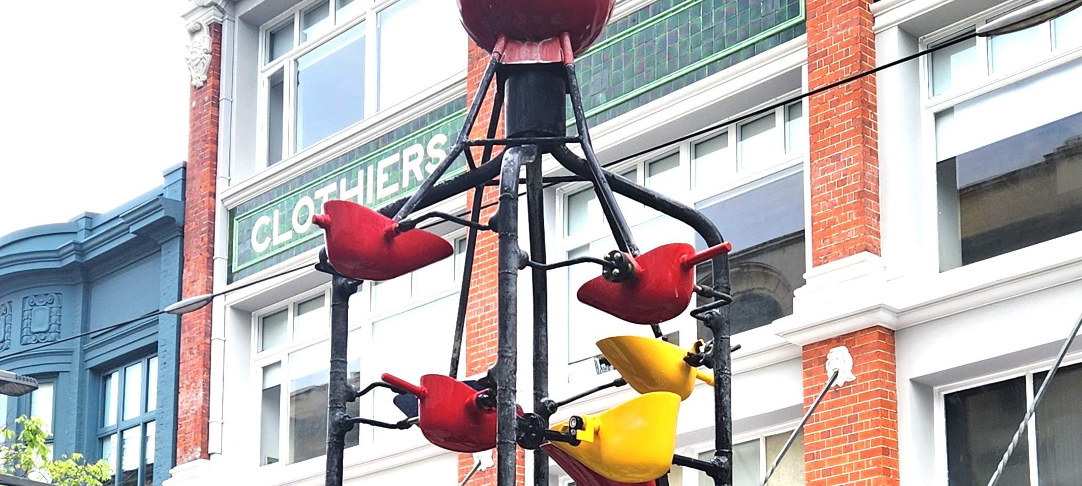 ユニークなバケツ噴水