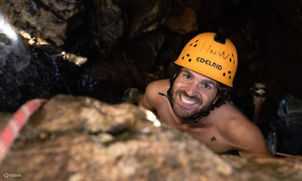 Semua peralatan keselamatan dan teknikal disertakan