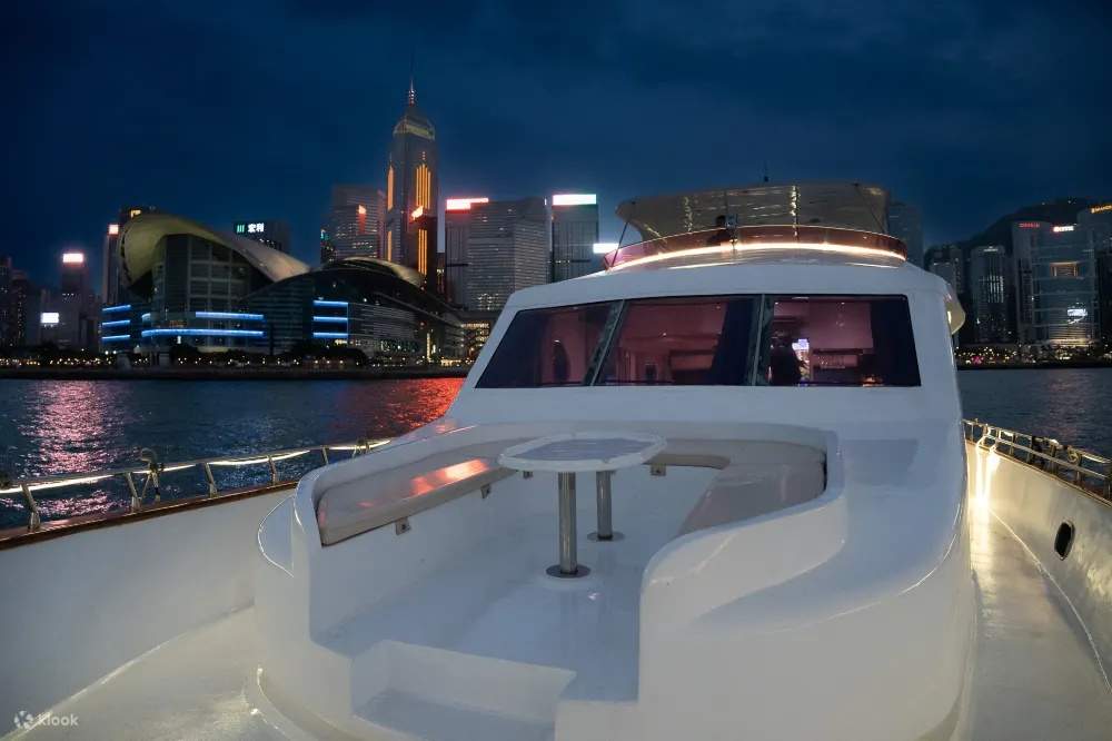 香港星光夜游 西式豪华游艇畅游维多利亚港