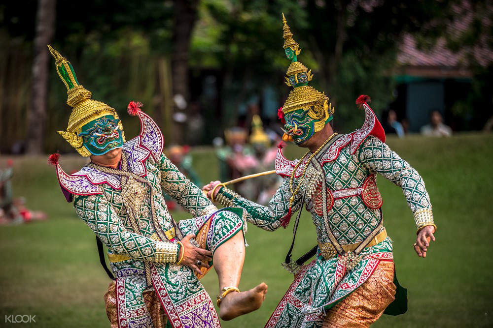 songkran festival water battle & amphawa market day tour with