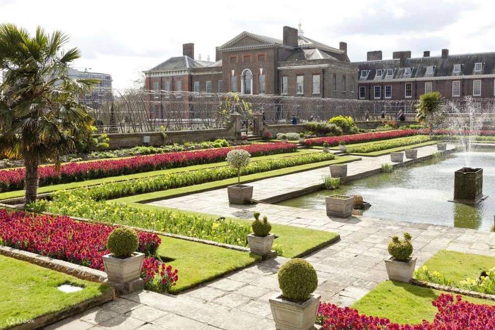 Kensington Palace Gardens tour with royal high tea - Klook