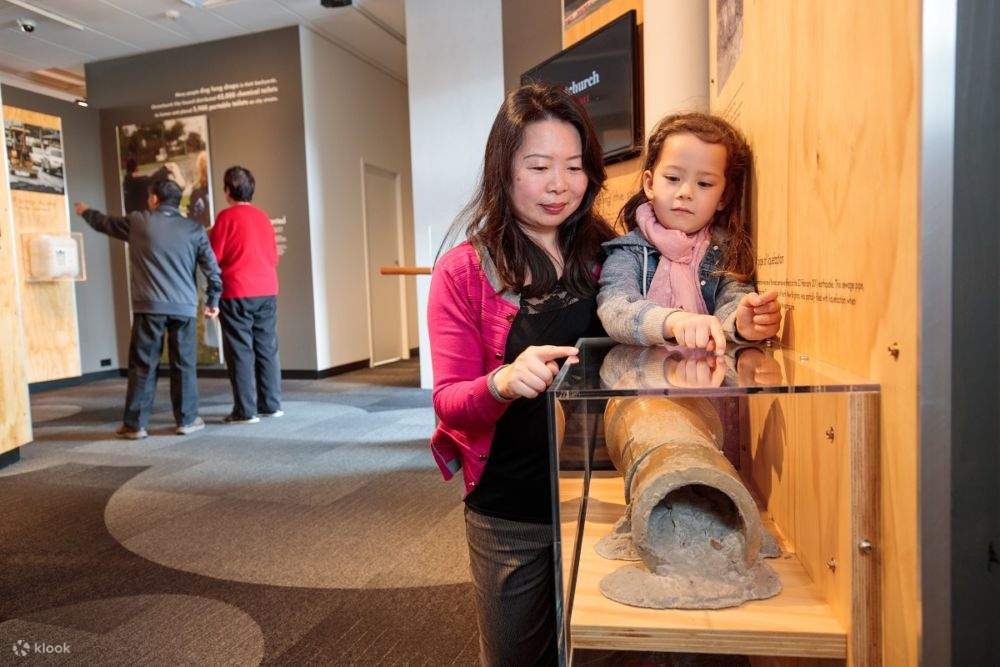 隠されたフレーズを探そう