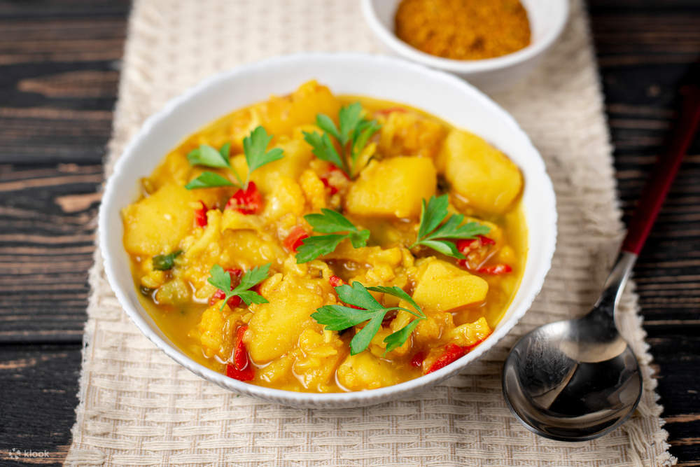 Cooking Secrets of Pune: Authentic Classes & Meal with a Chef Family