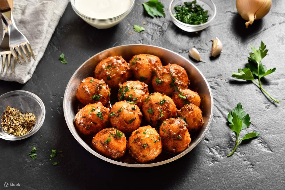 Cooking Secrets of Pune: Authentic Classes & Meal with a Chef Family