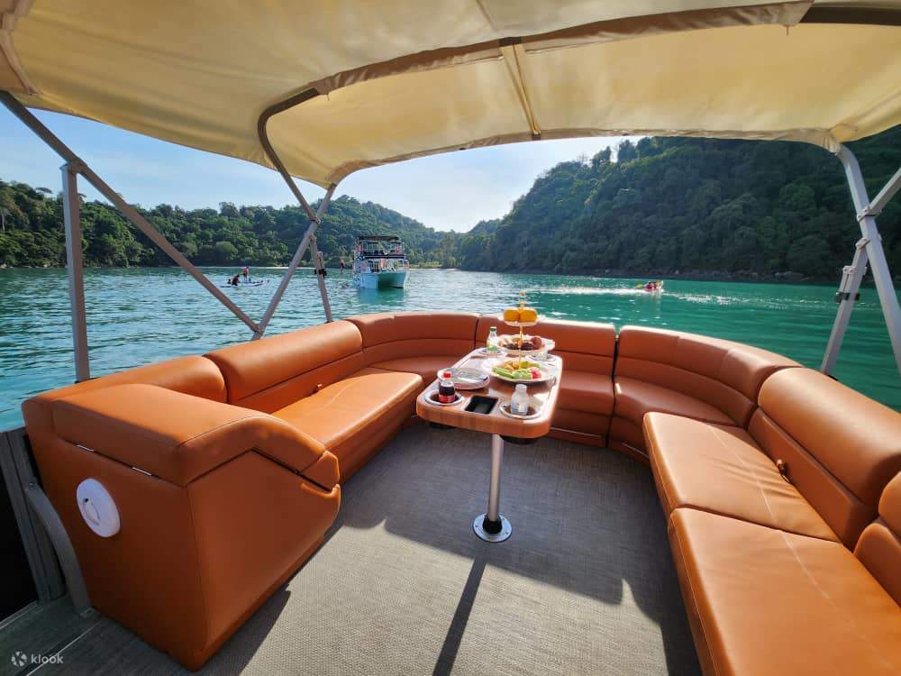 pont supérieur de la croisière en ponton Klook