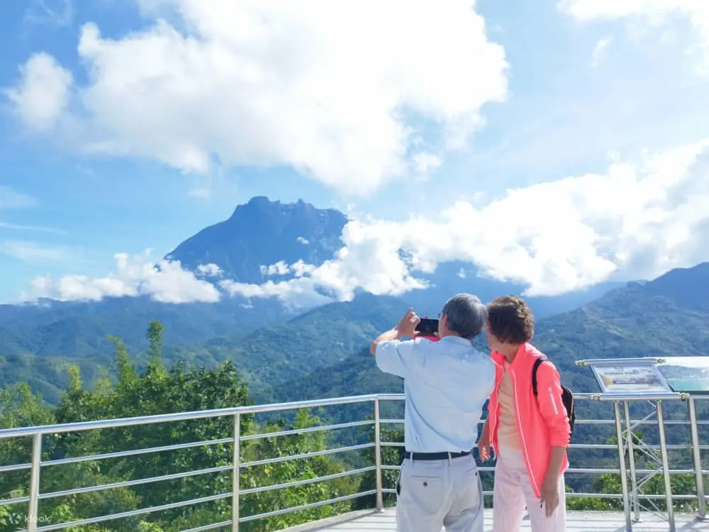 沙巴神山公园 & 波令温泉一日游