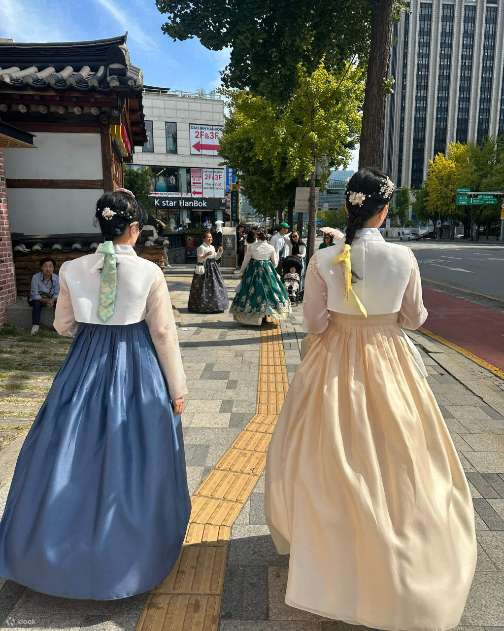 Byulgungteo Hanbok Experience Gyeongbokgung Branch