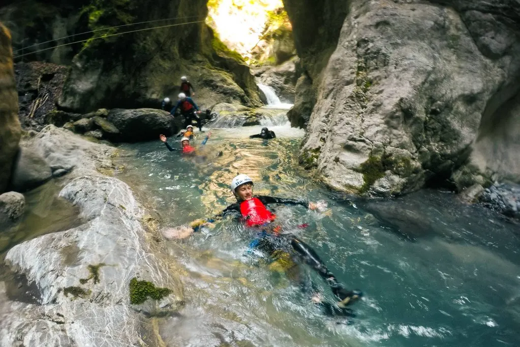 因特拉肯峡谷漂流