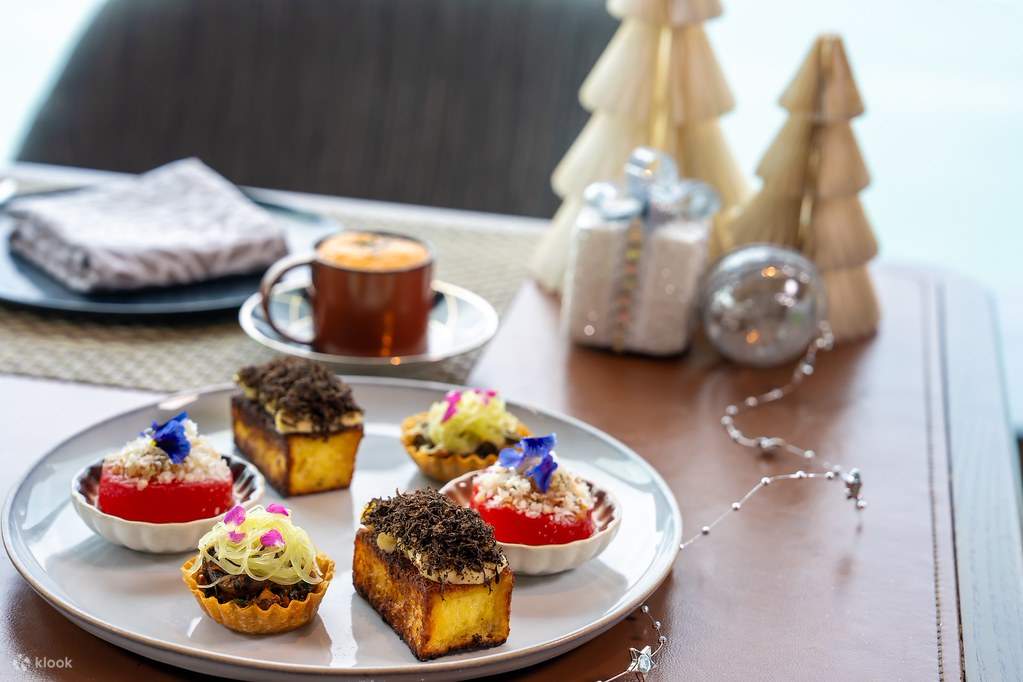 Hyatt Centric Victoria Harbour Hong Kong - Cruise Restaurant & Bar Dining Offers