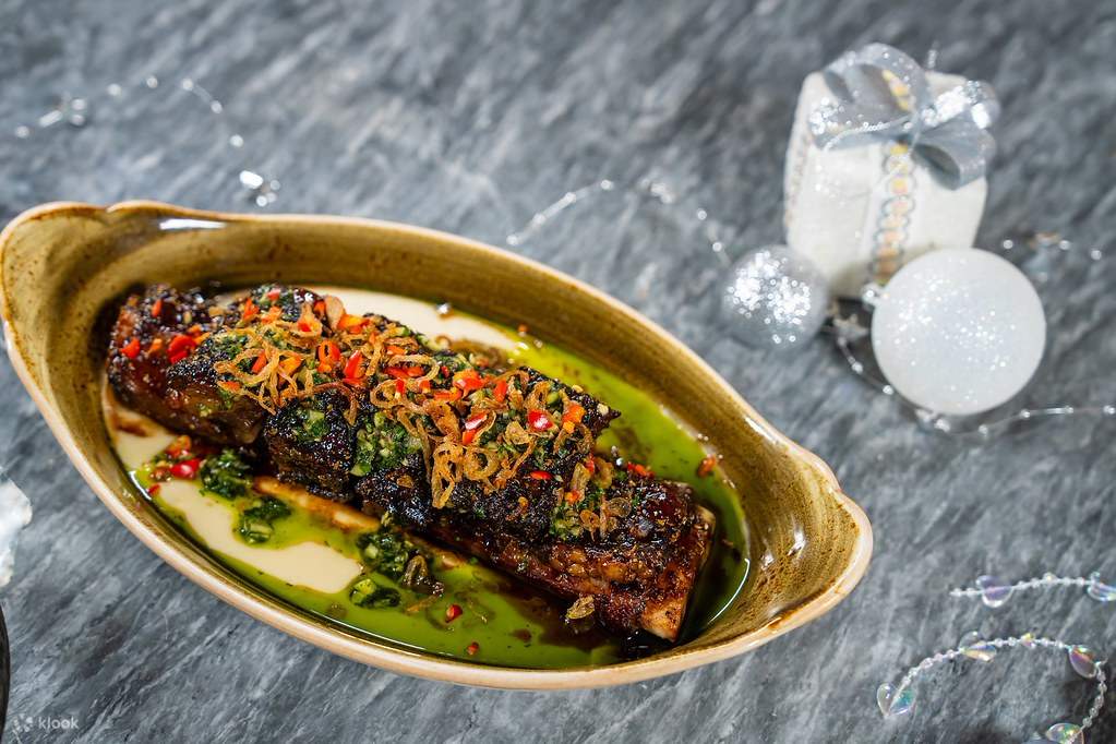 Hyatt Centric Victoria Harbour Hong Kong - Cruise Restaurant & Bar Dining Offers