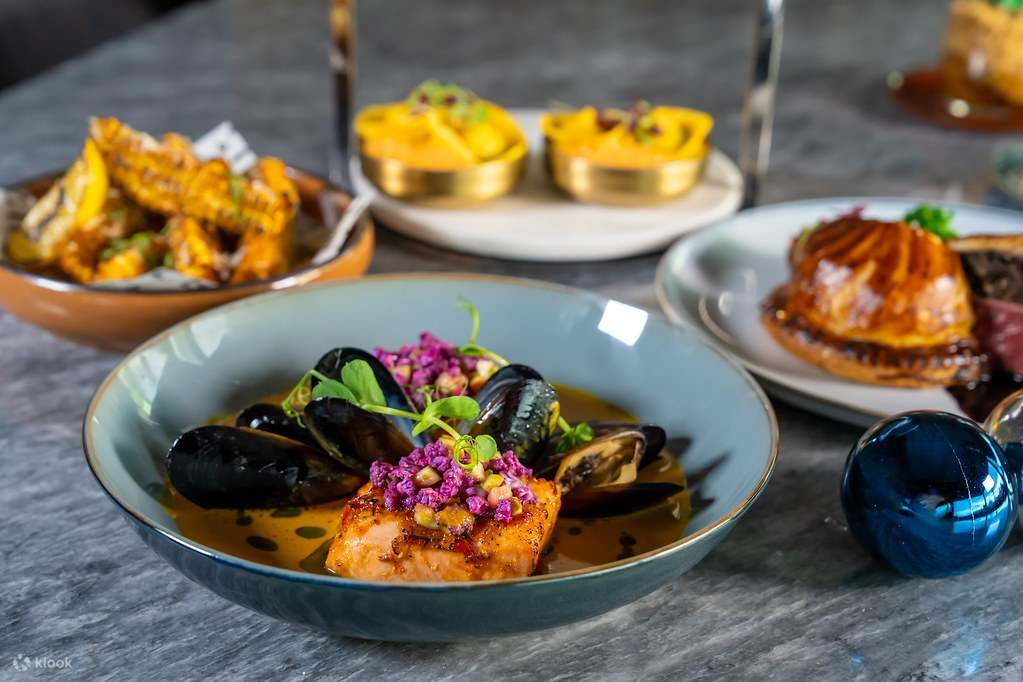 Hyatt Centric Victoria Harbour Hong Kong - Cruise Restaurant & Bar Dining Offers