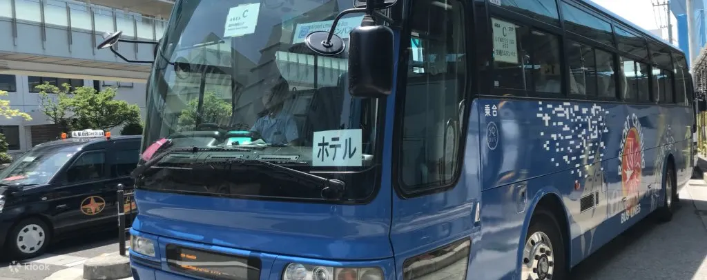 那霸机场出发的豪华巴士