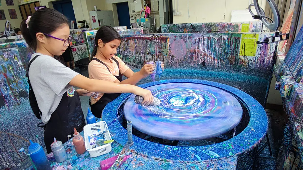 Spin Paint House 的旋转艺术