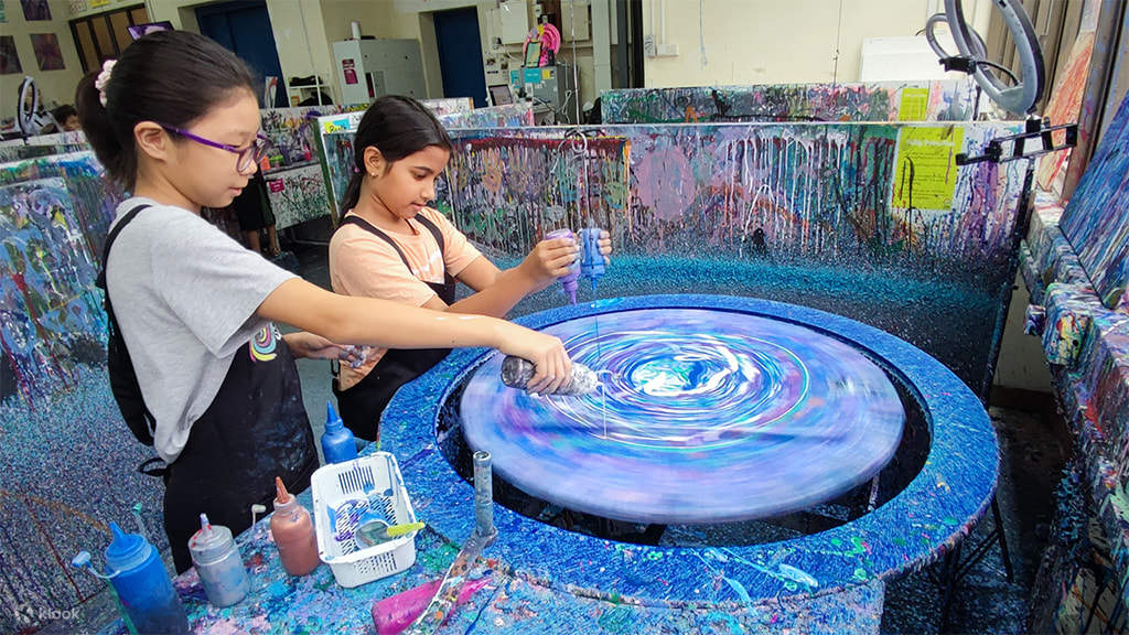 Nghệ thuật quay tại Spin Paint House