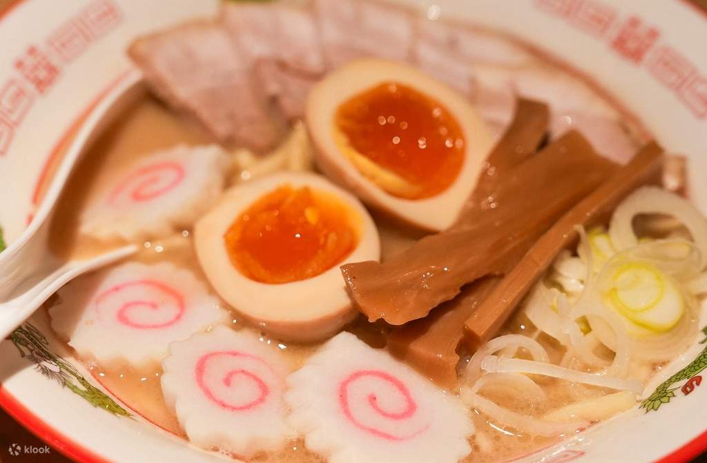 与专业厨师一起上的京都拉面和饺子烹饪课