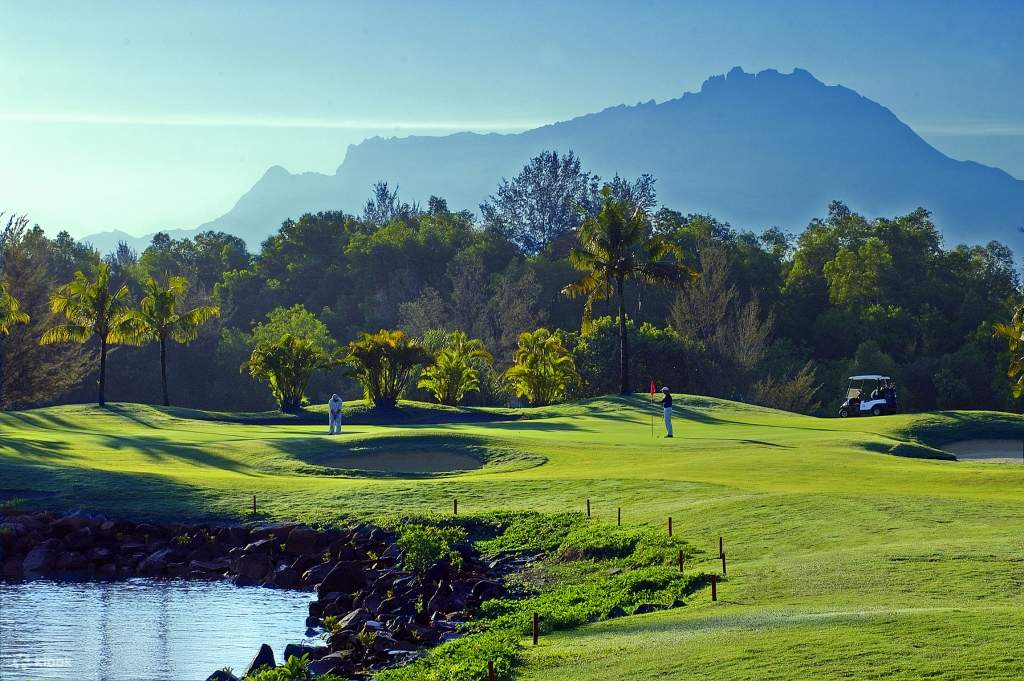 Golf Tagespass mit Menü zum Mittagessen im Shangri-La Rasa Ria, Kota Kinabalu