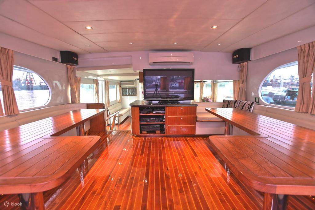 香港星光夜游 西式豪华游艇畅游维多利亚港