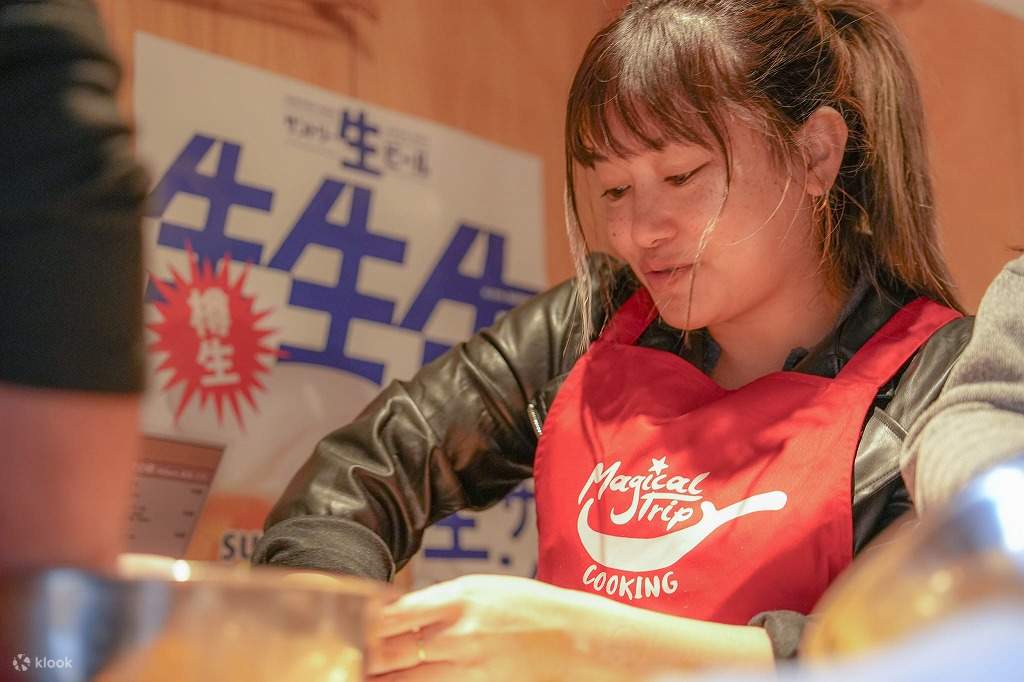 与专业厨师一起上的京都拉面和饺子烹饪课