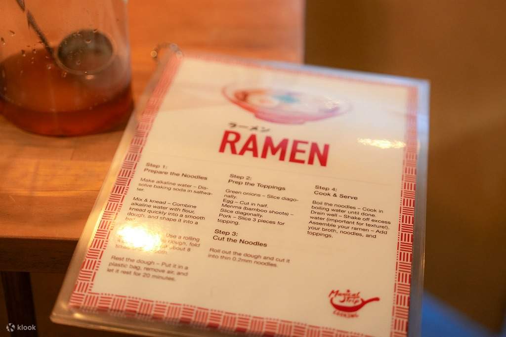 与专业厨师一起上的京都拉面和饺子烹饪课