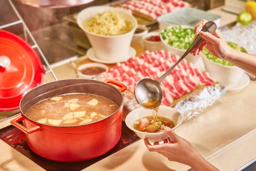 Keda Hotel｜Baiyan Buffet Restaurant｜MRT Longshan Temple Station