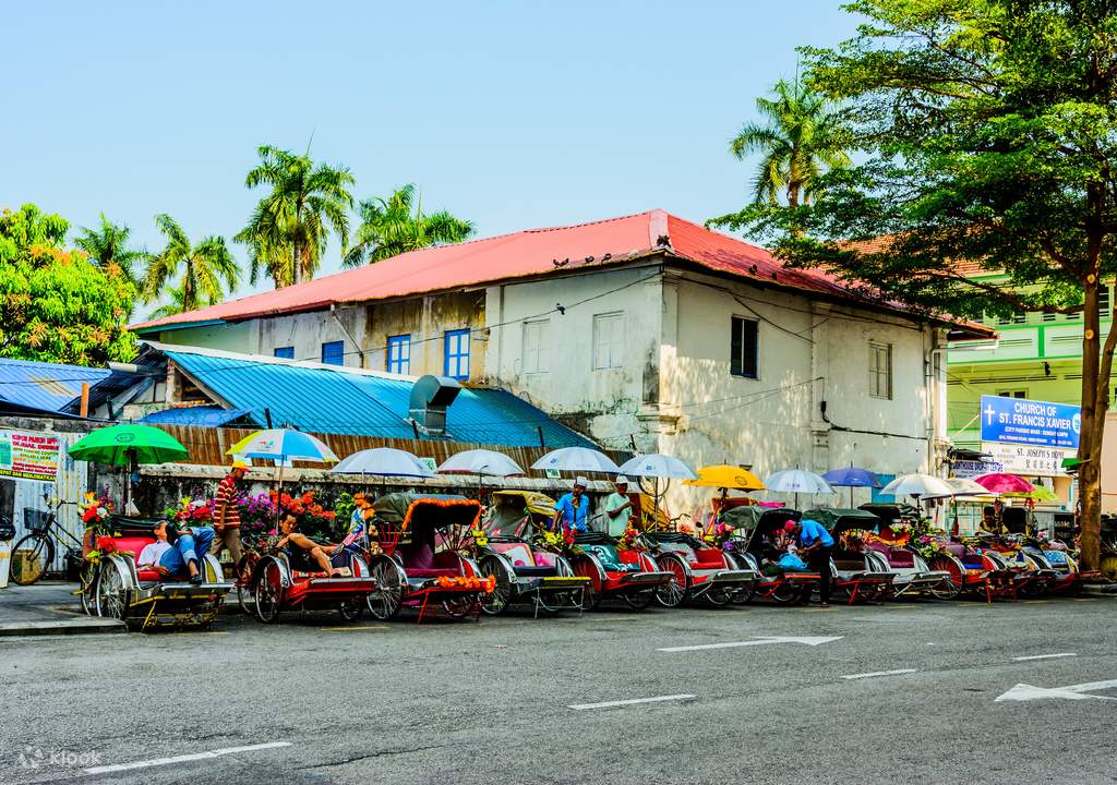 explore georgetown on a trishaw