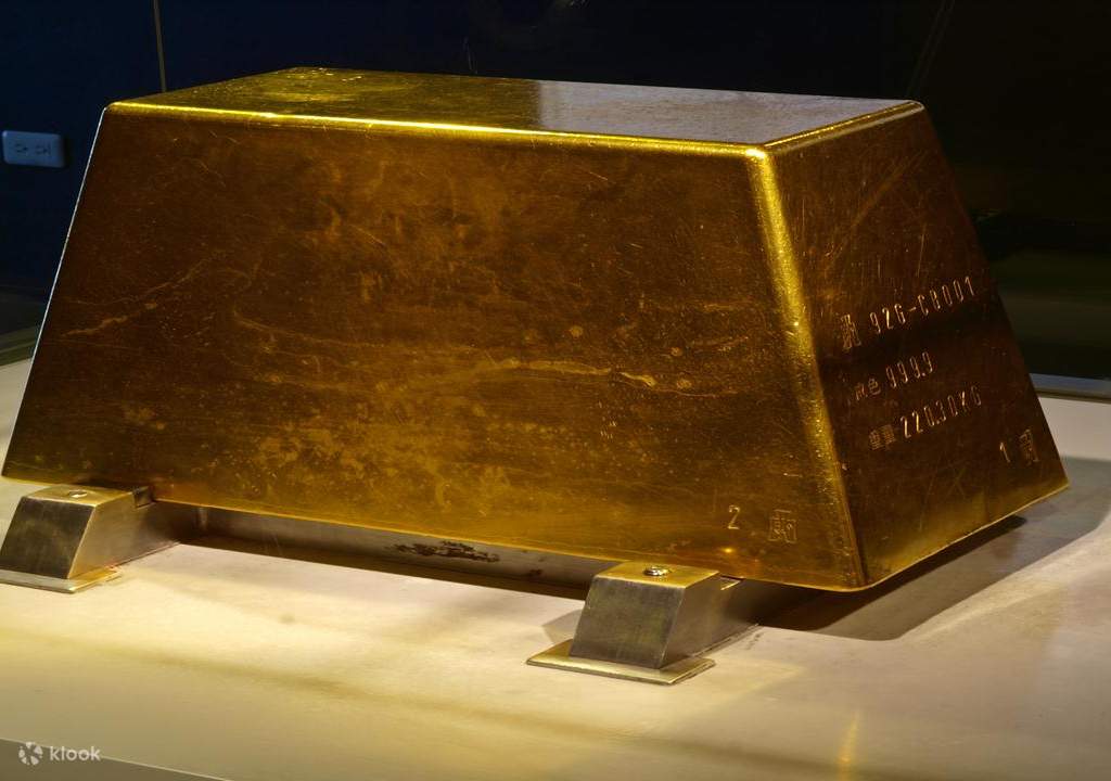 visit a gold mine at gold ecological park