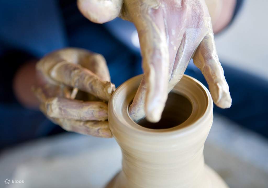 make your own pot souvenirs at khmer ceramics