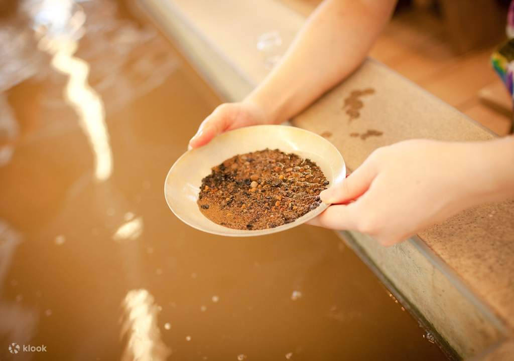 visit a gold mine at gold ecological park