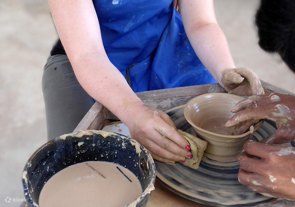 make your own pot souvenirs at khmer ceramics