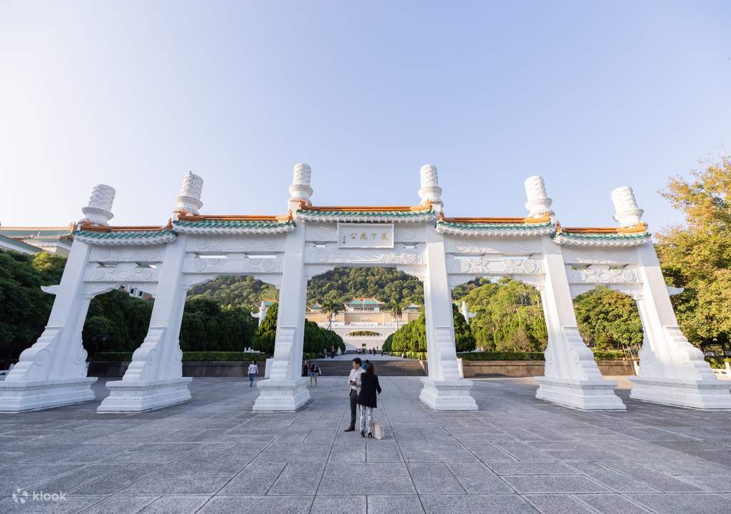 the national palace museum - chinese artifacts