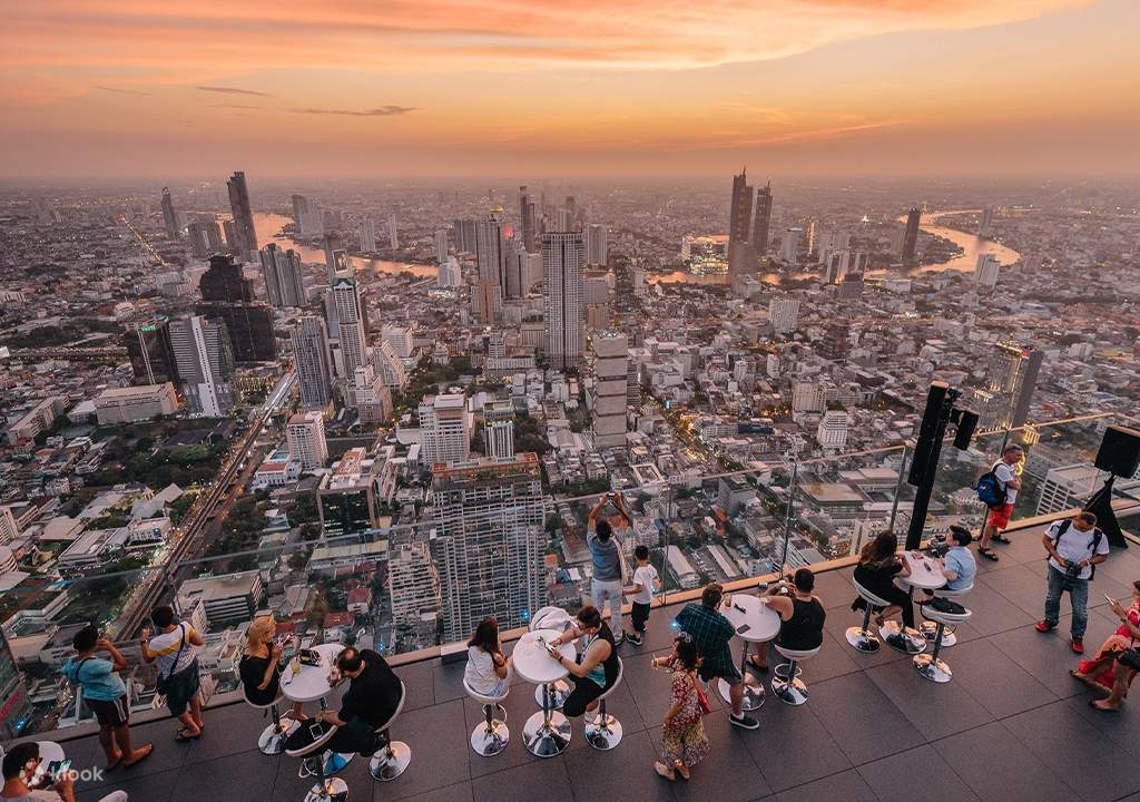 things to do alone in bangkok | mahanakhon skywalk