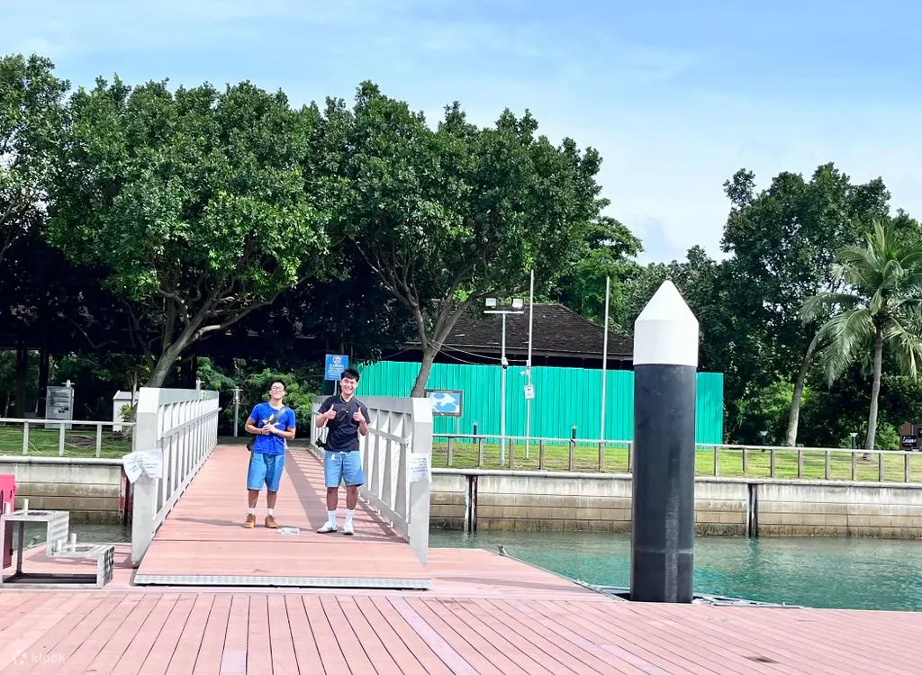 圣淘沙湾码头至拉撒路岛渡轮服务（由 YachtCruiseSG 提供）