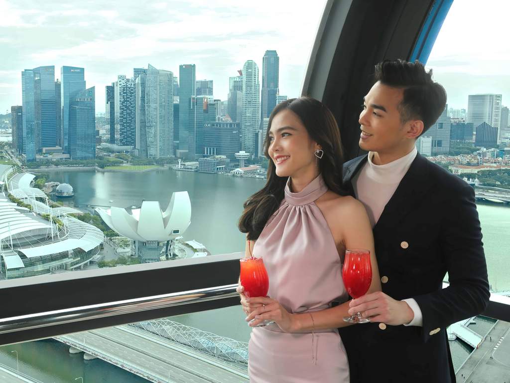 enjoy new year's eve at singapore flyer