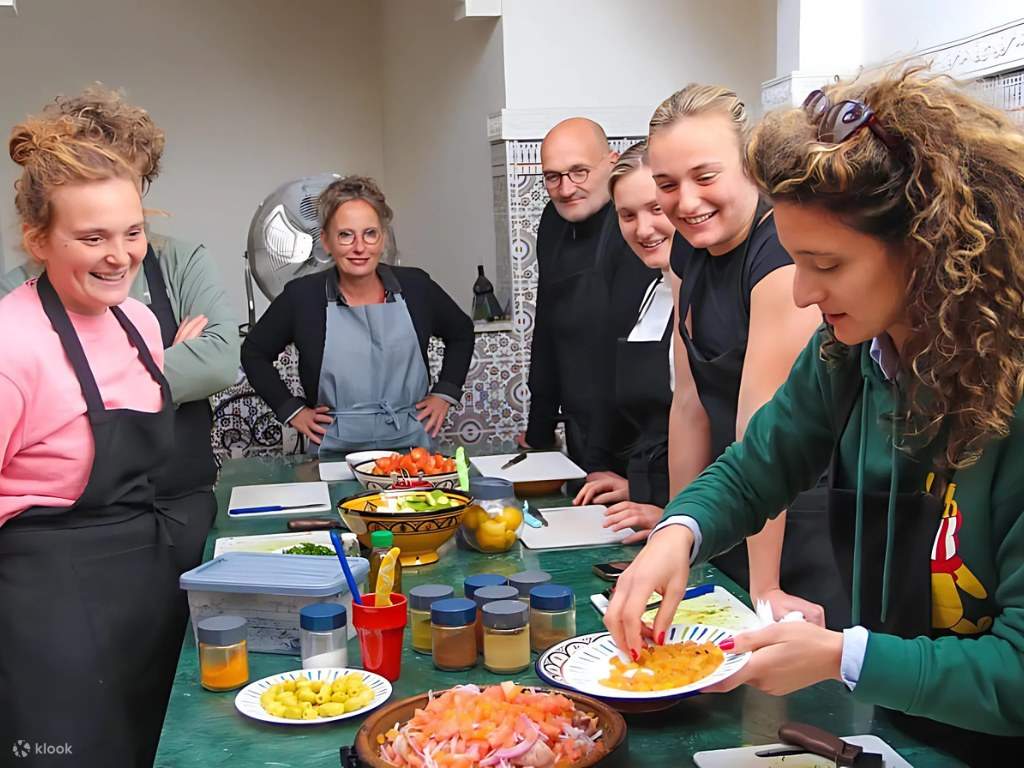 Марракеш: Кулинарный мастер-класс по приготовлению блюд марокканской кухни с местным шеф-поваром