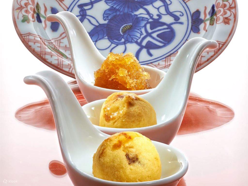 ขนมอบช่วงเทศกาลที่ Mdm Ling Bakery 