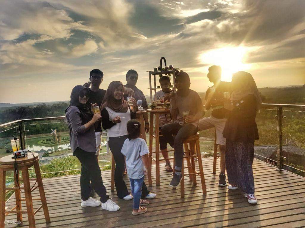 Thuê xe hơi ở Bintan kèm hướng dẫn viên riêng