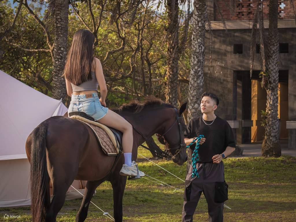 宜兰: 头城滨海森林公园骑马 (无敌海景漫步)