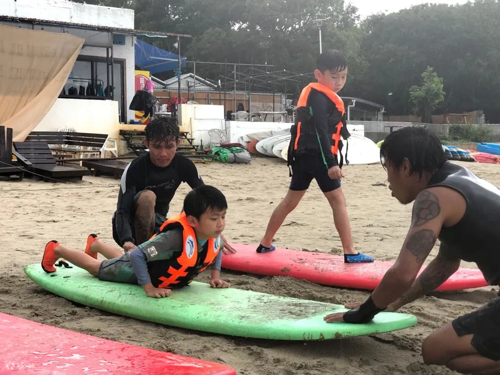 私人及小班滑浪(冲浪)课程