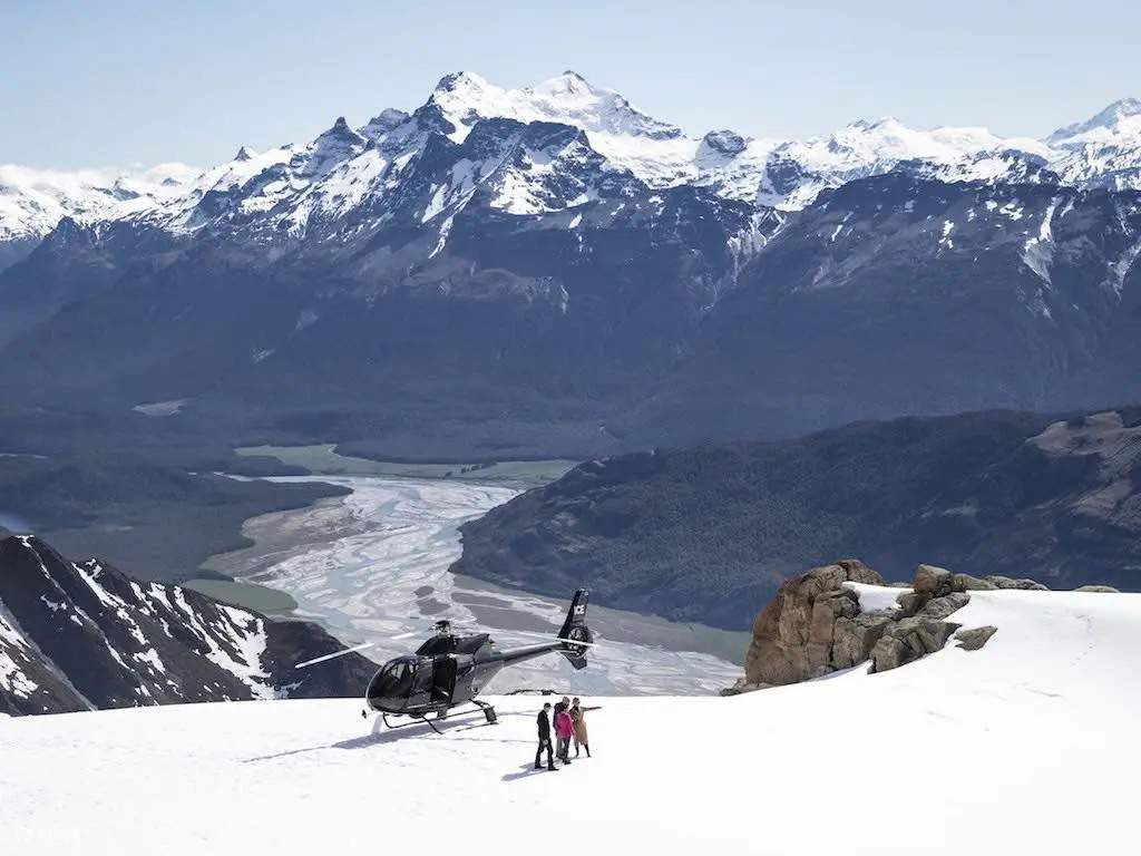 Pengembaraan yang menyeronokkan ini menjanjikan pemandangan yang tidak dapat dilupakan dan kenangan seumur hidup