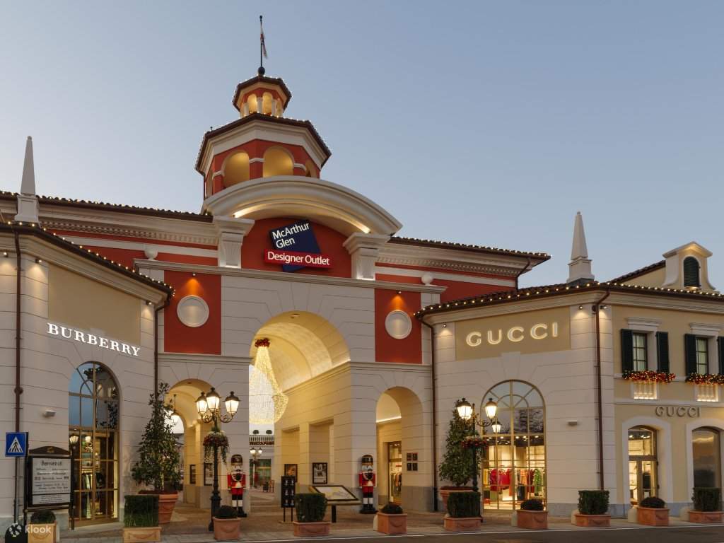 塞拉瓦莱名品奥特莱斯 (Serravalle Designer Outlet McArthurGlen)