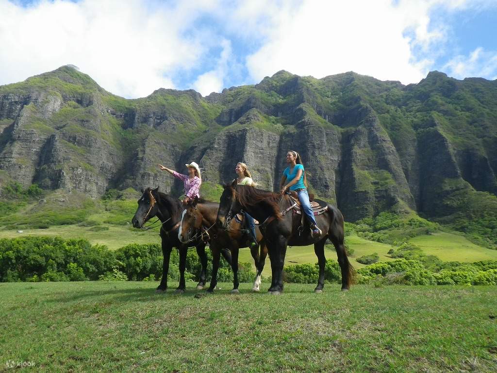 Reiten im Kualoa Ranch Jurassic Valley
