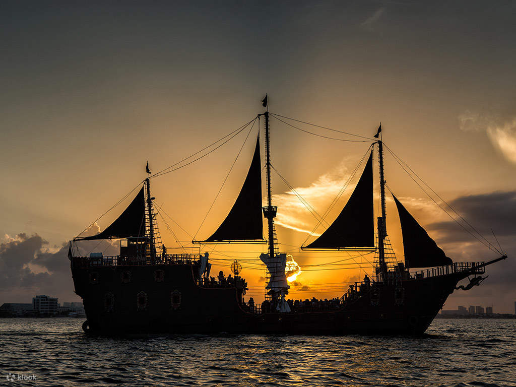 Jolly Roger Pirate Ship