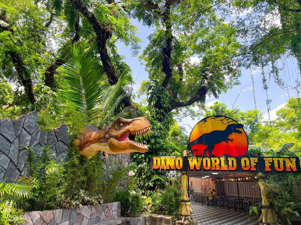 spend a day at dinosaurs island